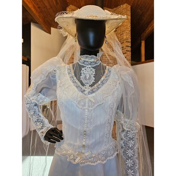 Vintage Ivory Victorian Wedding Gown/ Hat - Picture 6 of 13